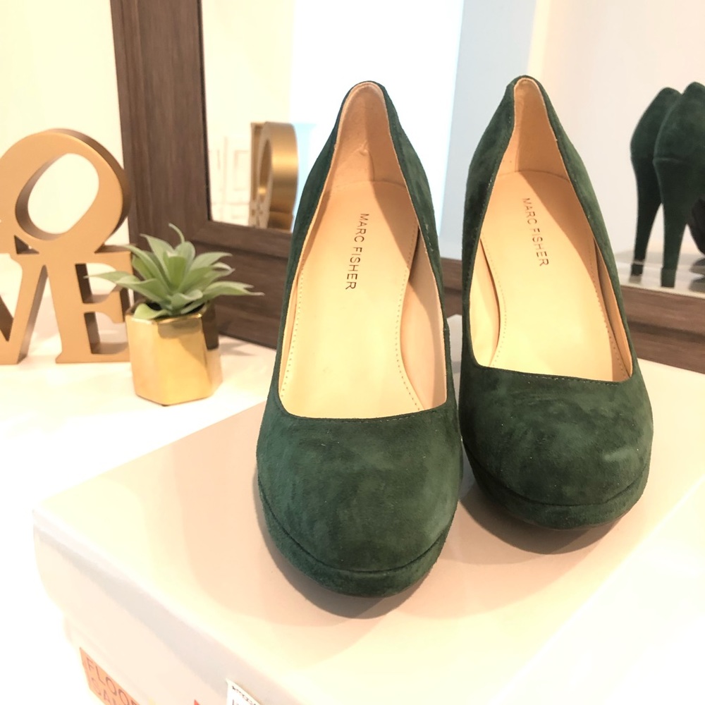 Marc Fisher forest green heels